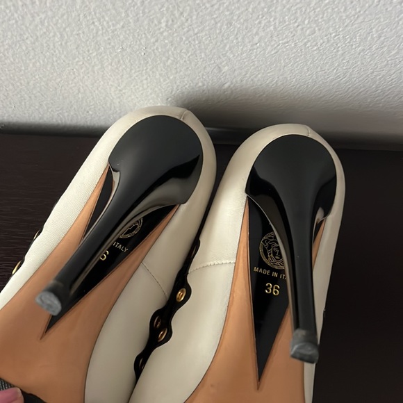 Beautiful white Versace heels 👠 - Picture 7 of 7